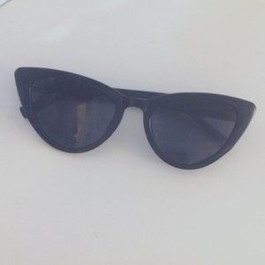 Uniqlo cat eye sunglasses (black, one size fits most)